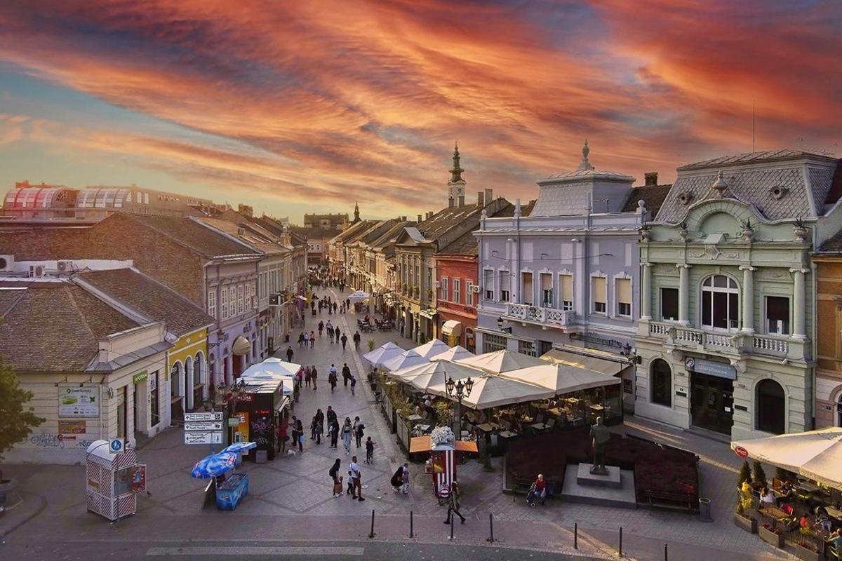 Ferienwohnung Lux Dabich Novi Sad Exterior foto